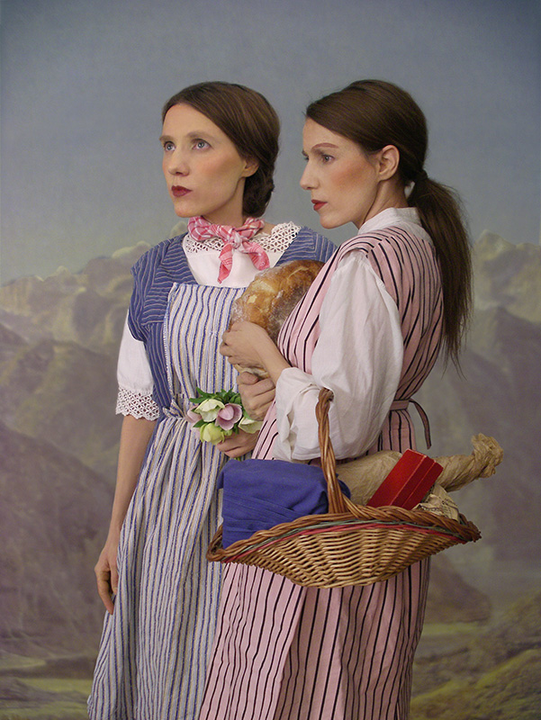 Die Töchter von Aeschenried, 2010, C-Print hinter Plexiglas, 130 x 97cm, Auflage: 3, Werkverzeichnis Nr. 4606